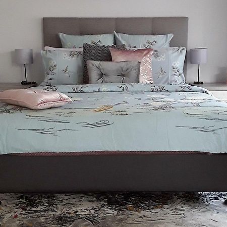 The Peacocks Nest Bed and Breakfast Edmonton Εξωτερικό φωτογραφία